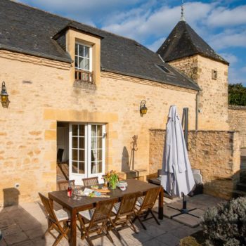 french villas with pools dordogne