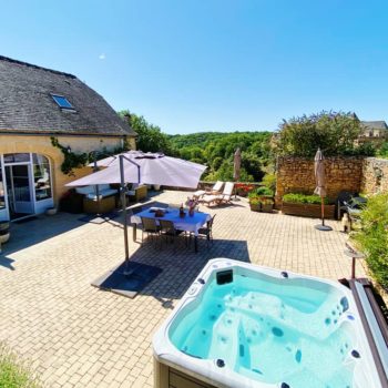 holiday accommodation Dordogne with hot Tub